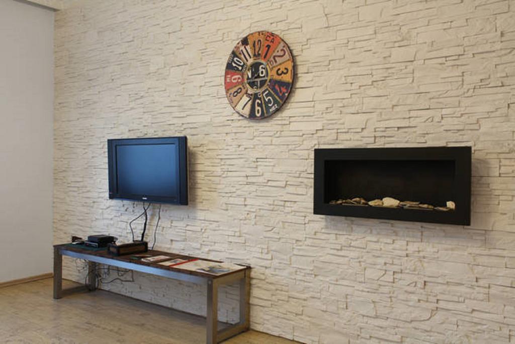 Apartment Argentinská 8 Praag Buitenkant foto